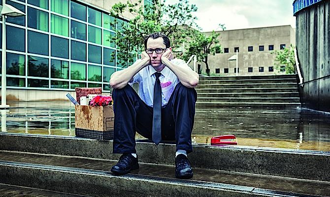 Страховку от безработицы чаще всего предлагают заемщикам банков. Но ее можно купить и без оформления кредита