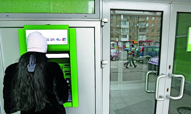 Нацбанк продлил еще на месяц отмену ограничения на объем рефинансирования банков