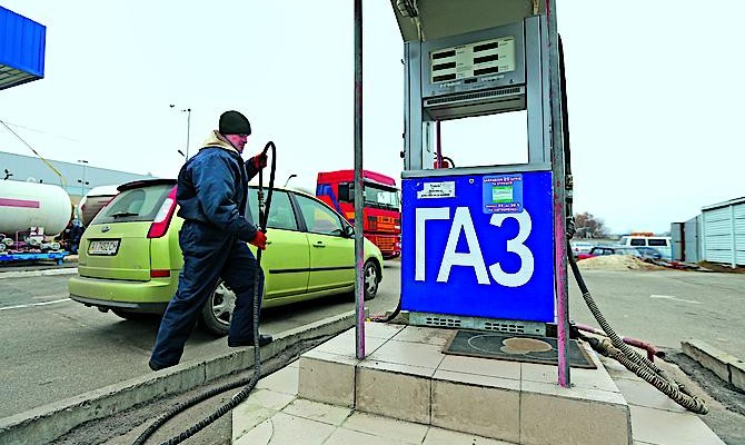 Сжиженный газ будут продавать на аукционе, импортировать бензин — по прямым контрактам