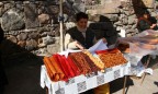 Один из мартовских уикендов стоит провести в теплой Армении, чтобы увидеть в античном храме ритуал зороастрийцев