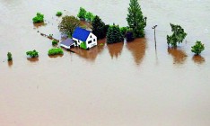 Защитить владельцев загородных домов от весенних паводков поможет страховой полис