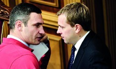 Новый Кабмин вынужден искать поддержки у бывших соратников Виктора Януковича