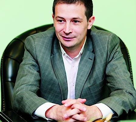 Сейчас осуществляется сильное лоббирование со стороны российских чиновников, чтобы аэропорт Симферополя был признан российским, — Денис Антонюк