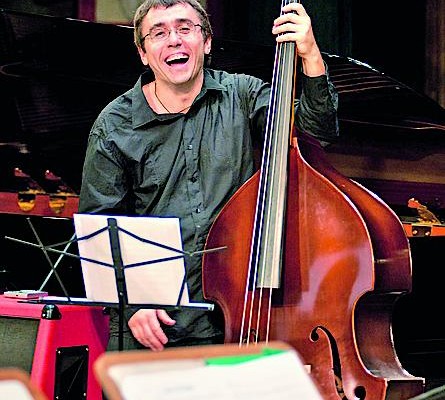 Самый известный на Западе отечественный джазмен Аркадий Овруцкий объяснил, как отличить джаз от остальной музыки и почему в организации джазовых концертов деньги — не главное