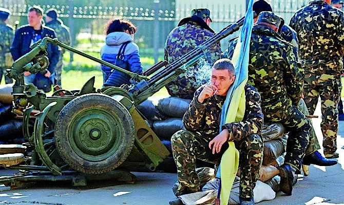Военные в Крыму снова не могут дождаться четких приказов из Киева