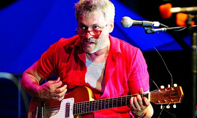 Легендарный американский гитарист Марк Рибо привезет в Киев свой новый проект Ceramic Dog