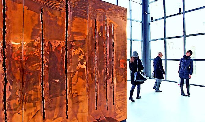 В Париже откроется первая за неполные 30 лет масштабная ретроспектива главного итальянского абстракциониста ХХ века Лучо Фонтана