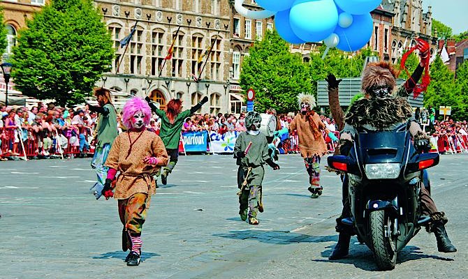 Во Фландрии можно увидеть закрытые средневековые коммуны и попасть на кошачий парад