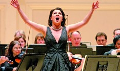 Оперная звезда Анна Нетребко отправляется в мини-турне по городам Европы и России