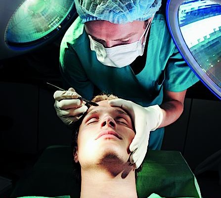 К услугам эстетической медицины в Украине все чаще прибегают мужчины