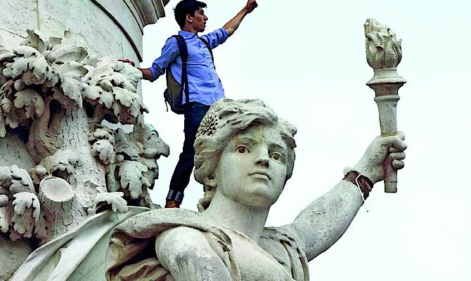 Еврейский вопрос. Партия Ле Пен не смогла сформировать коалицию в Европарламенте