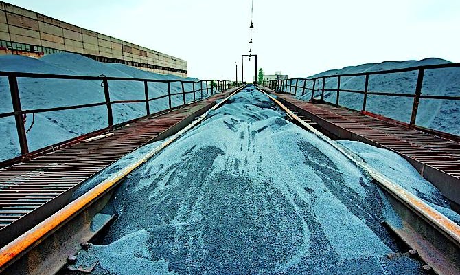 «Надра України» открыто распродают титановые месторождения