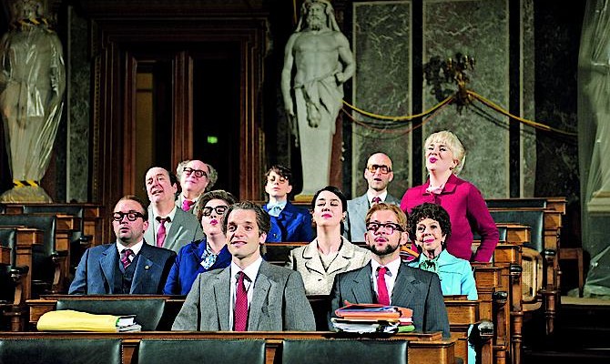 Драма о нацизме, комедия абсурда с Киллианом Мерфи и другие ожидаемые театральные премьеры сезона