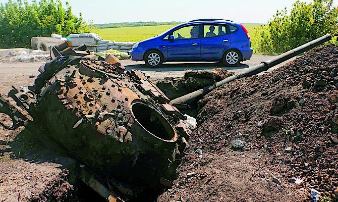 Ukrainian law enforcers in the ATO zone are retreating from attack and waiting for assistance from NATO