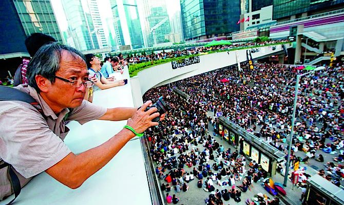 FT: Руководству Гонконга придется самим разбираться с протестами