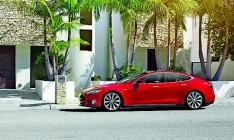Tesla Motors выпустила свой самый мощный электрокар. Фанаты недовольны
