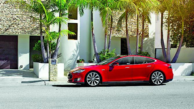 Tesla Motors выпустила свой самый мощный электрокар. Фанаты недовольны