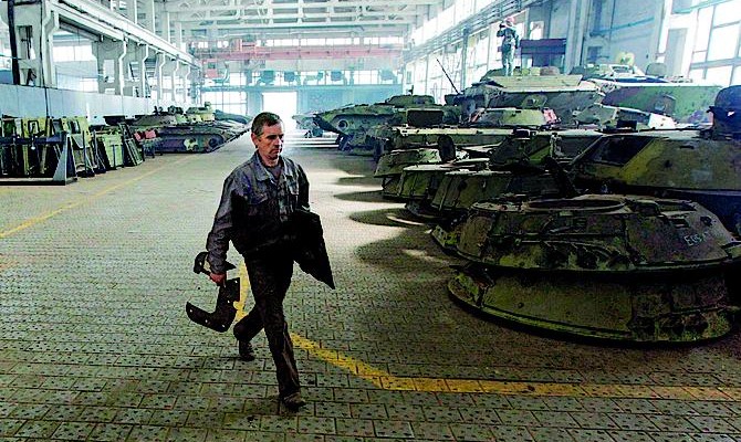 Recession in industry gradually slowing down