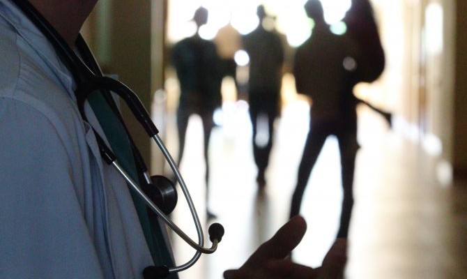 Киевские власти хотят сами продавать киевлянам медстраховки