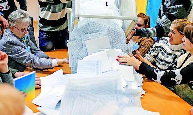 Из-за конфликта с командой Коломойского ЦИК не успевает установить итоги выборов
