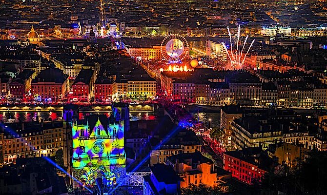 Масштабное световое шоу, лучшие рестораны и гастрономический шопинг — что делать в Лионе в декабре
