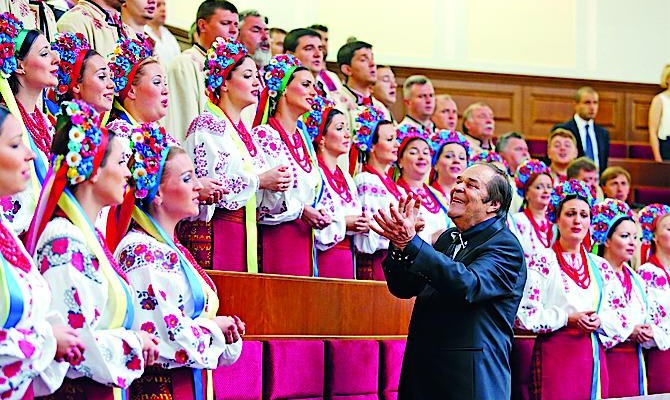 Новый парламент начнет работу под аккомпанемент склок внутри коалиции