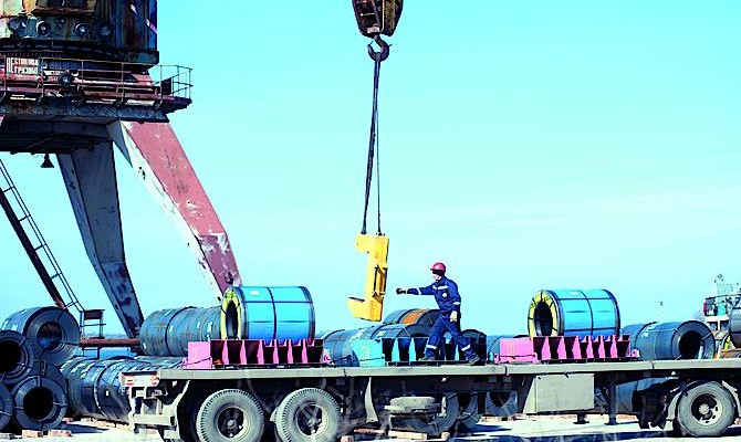 На 33,6 % выросла грузоперевалка речных портов в этом году