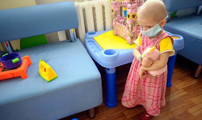 Правительство выделило на "Охматдет" на 180 млн грн меньше, чем на юбилей Шевченко