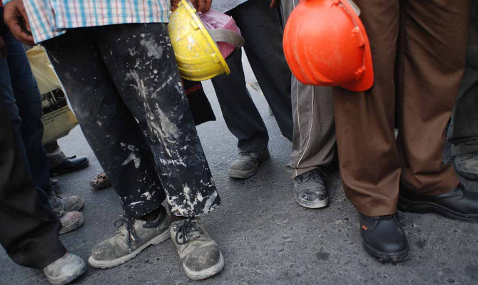 Депутаты предлагают отменить налог на доходы для трудовых мигрантов