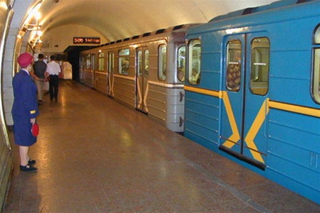 Киевское метро получит 40 новых вагонов от российского завода