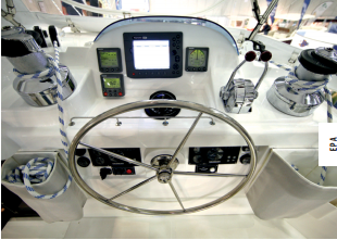 Отдых на яхте — позволительная роскошь для украинцев в любой точке мира. Доказано командами и капитанами