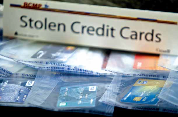В Украину возвращается мода на мошенничество с утерянными или украденными платежными картами. В борьбе с преступниками банки вооружаются высокими технологиями