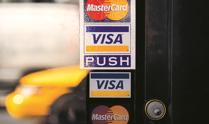 Компания American Express прекращает продажу дорожных чеков в Украине