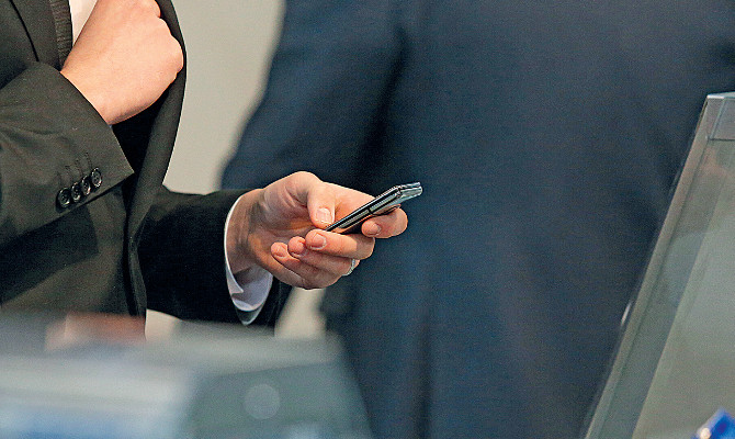 Мобильные операторы теряют заработок в корпоративном сегменте. Бизнес-абоненты больше не хотят тратить много и переходят на экономные тарифы