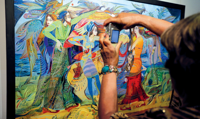 Грузинская художница Русудан Петвиашвили привезла в Киев графику и живопись по шелку