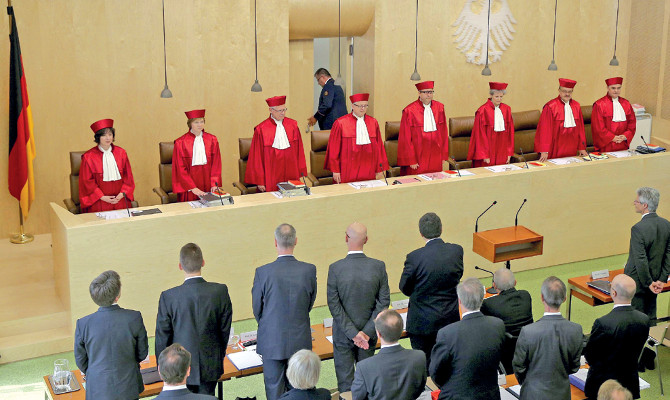 Валютные лидеры Германии столкнулись по поводу плана ЕЦБ по спасению евро