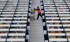 Ozon.ru готовится к выходу на украинский рынок. Он может потеснить на нем крупных игроков, таких как Rozetka.ua, а также книжные магазины