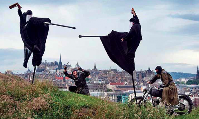 Польский фаворит театральных фестивалей покажет в Киеве и Виннице два уличных спектакля