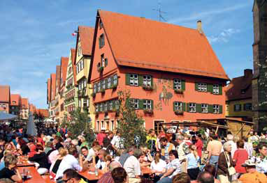 «Романтическая дорога» в Германии известна путешественникам всего мира. Познакомиться с достопримечательностями Баварии можно на велосипеде, автобусе или электричке