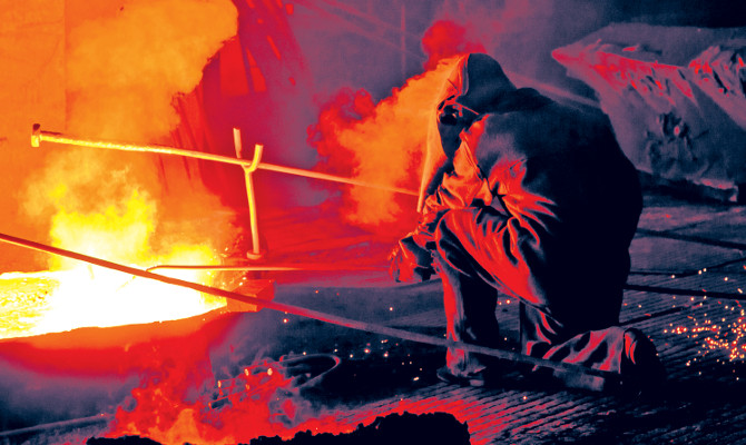 ЗТМК, 49% которого принадлежат Дмитрию Фирташу, не будет наращивать выпуск титановой губки, но увеличит выплавку слитков