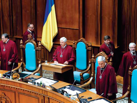 После решения КС остается единственный вариант выборов в Киеве — внеочередные