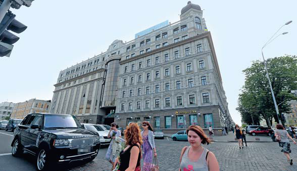 Новым владельцем первой очереди бизнес-центра «Леонардо» может стать девелоперская компания Рината Ахметова «ЭСТА Холдинг»