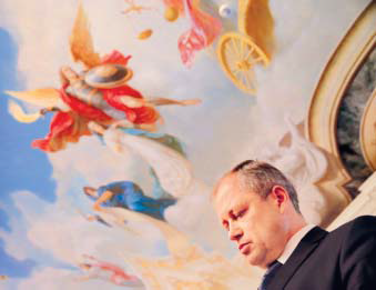 Верховный суд избрал на ближайшие пять лет политику усиления полномочий