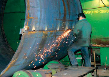 Промпроизводство в апреле замедлило падение. Однако о переломе негативных тенденций в ключевых отраслях говорить рано