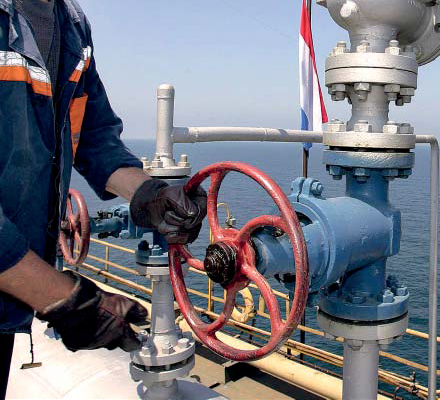 Кабмин вернул Vanco лицензию на разработку Прикерченского участка