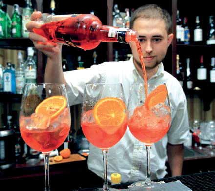 Производителям алкоголя приходится платить на четверть больше, чтобы поставлять свою продукцию в рестораны и кафе. Рост цен вызван активностью компаний, стремящихся попасть в меню заведений