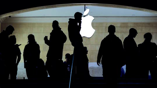 Импульс Apple утрачен. Тим Кук чаще просит прощения, чем представляет инновации