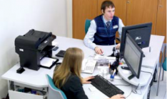 В этом году финансисты подняли зарплаты на 15% и снова заявляют о наращивании штата. Экономить будут на руководителях, нанимая больше рядовых специалистов