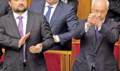 Оппозиция подняла то, что больше поднимать не может — кабинет Николая Азарова получил полгода передышки