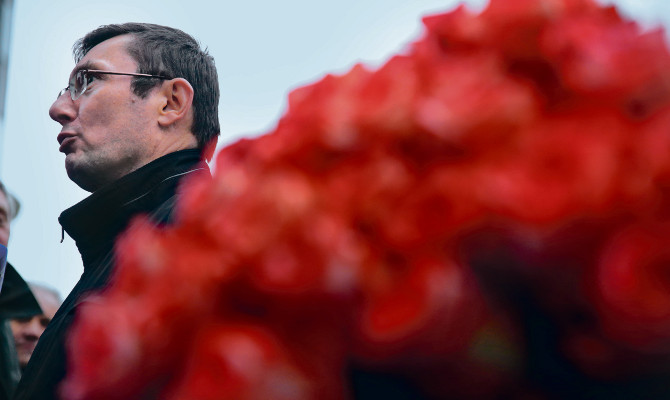 Президент помиловал Луценко. Почему имеено сейчас, что дальше